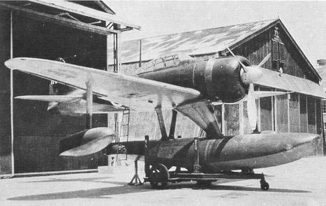 A6M2-N в ангаре